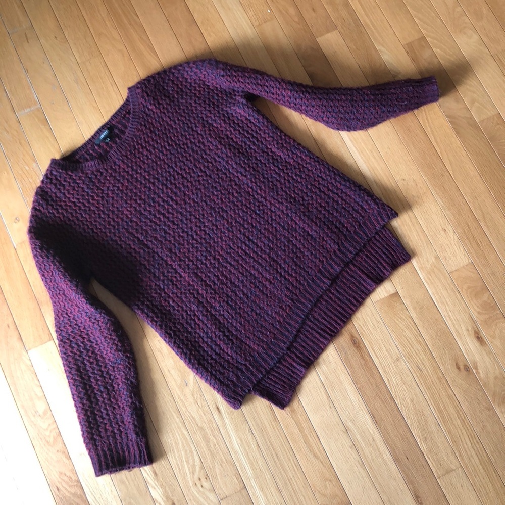 Forever 21 Crew neck Sweater Woman’s Medium